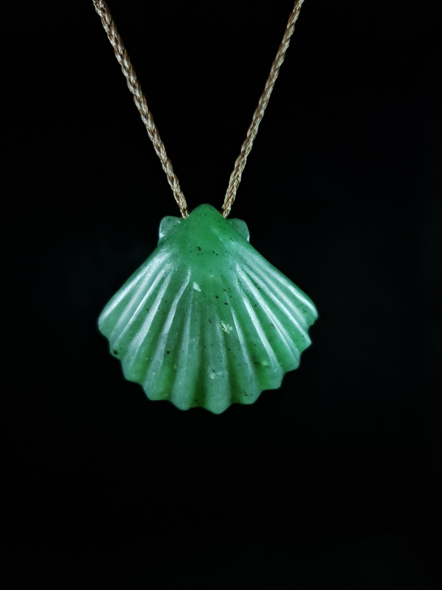 Scallop Shell - Pounamu