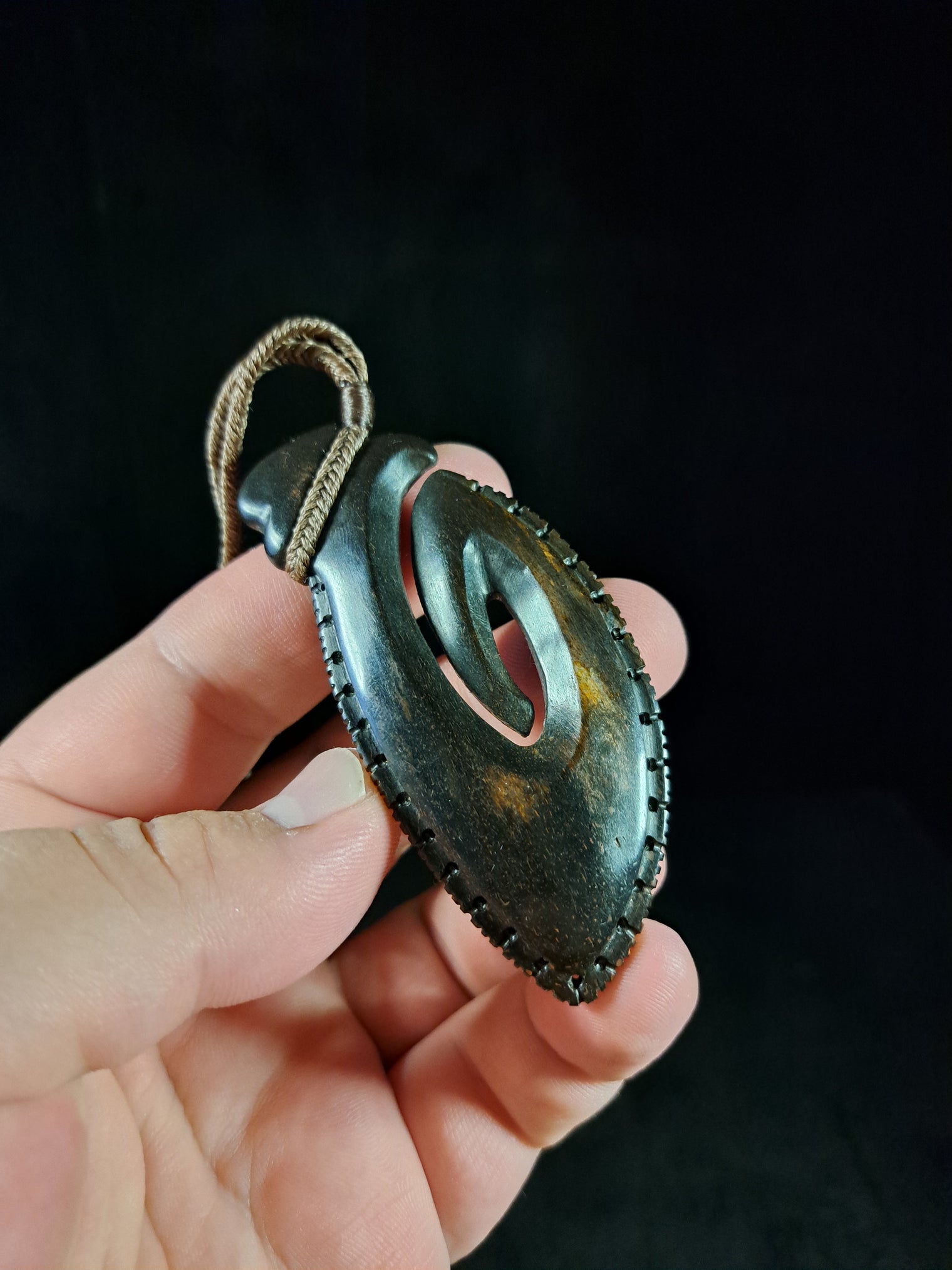 Hei Matau - Dinosaur Bone Fishhook (Brontosaurus)