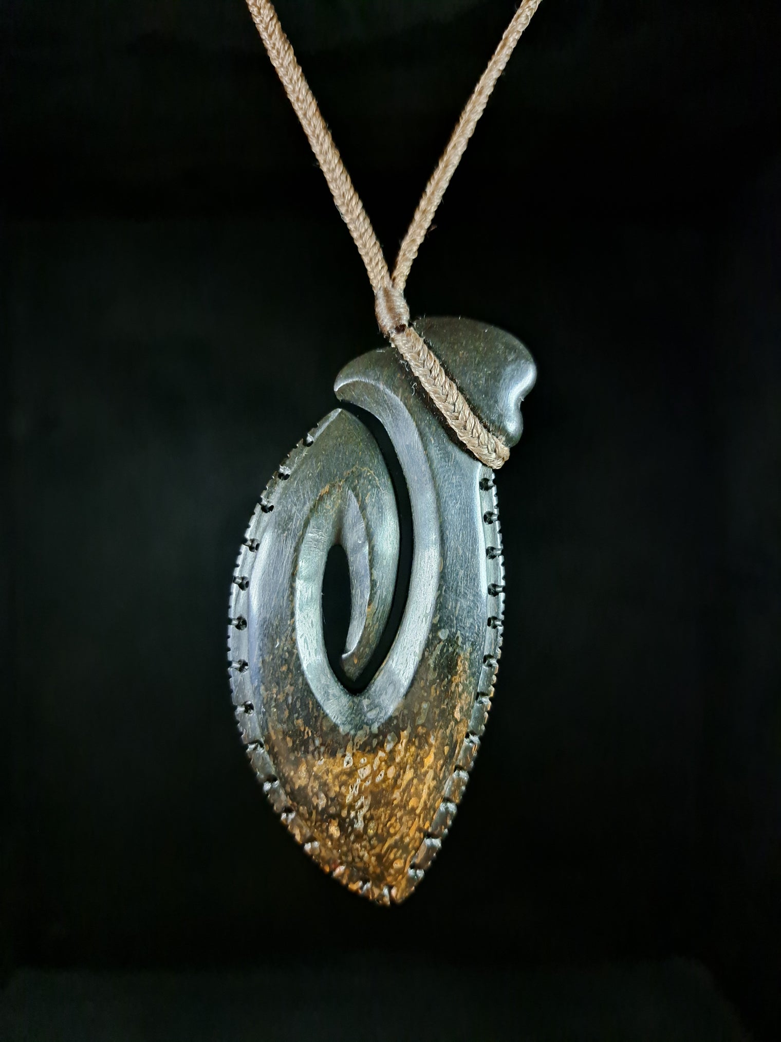 Hei Matau - Dinosaur Bone Fishhook (Brontosaurus)