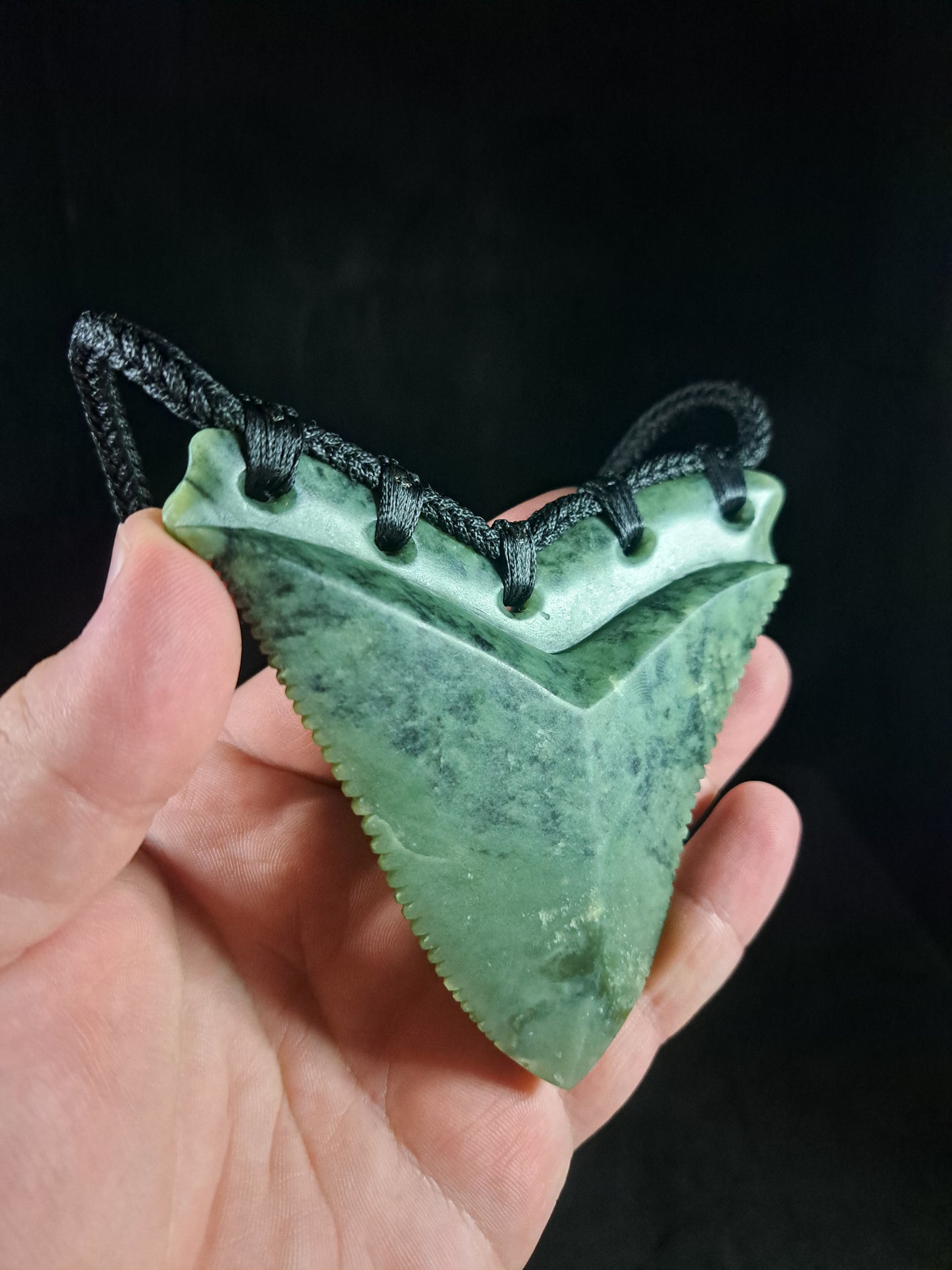Megalodon Tooth - XL Pounamu