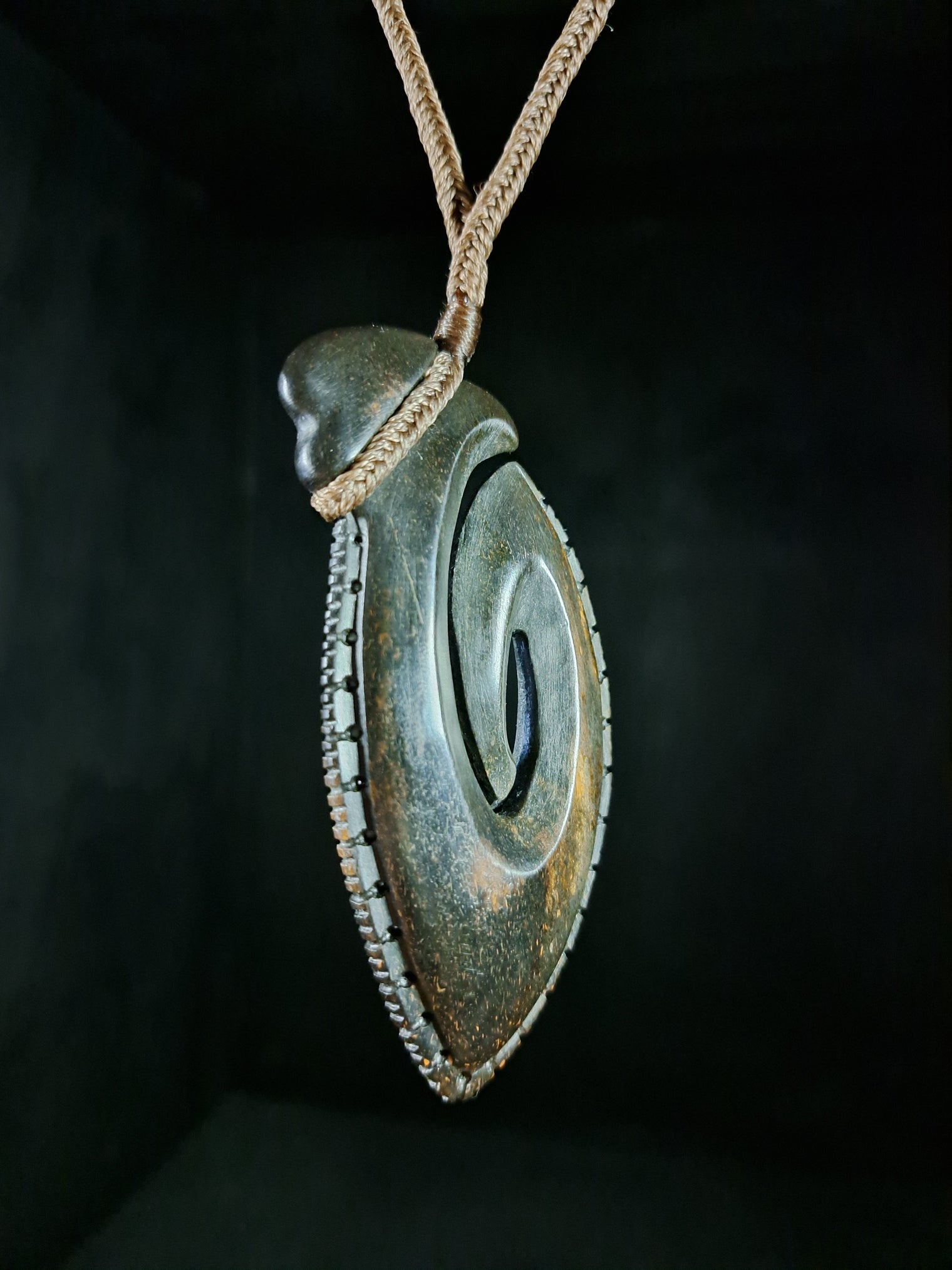 Hei Matau - Dinosaur Bone Fishhook (Brontosaurus)