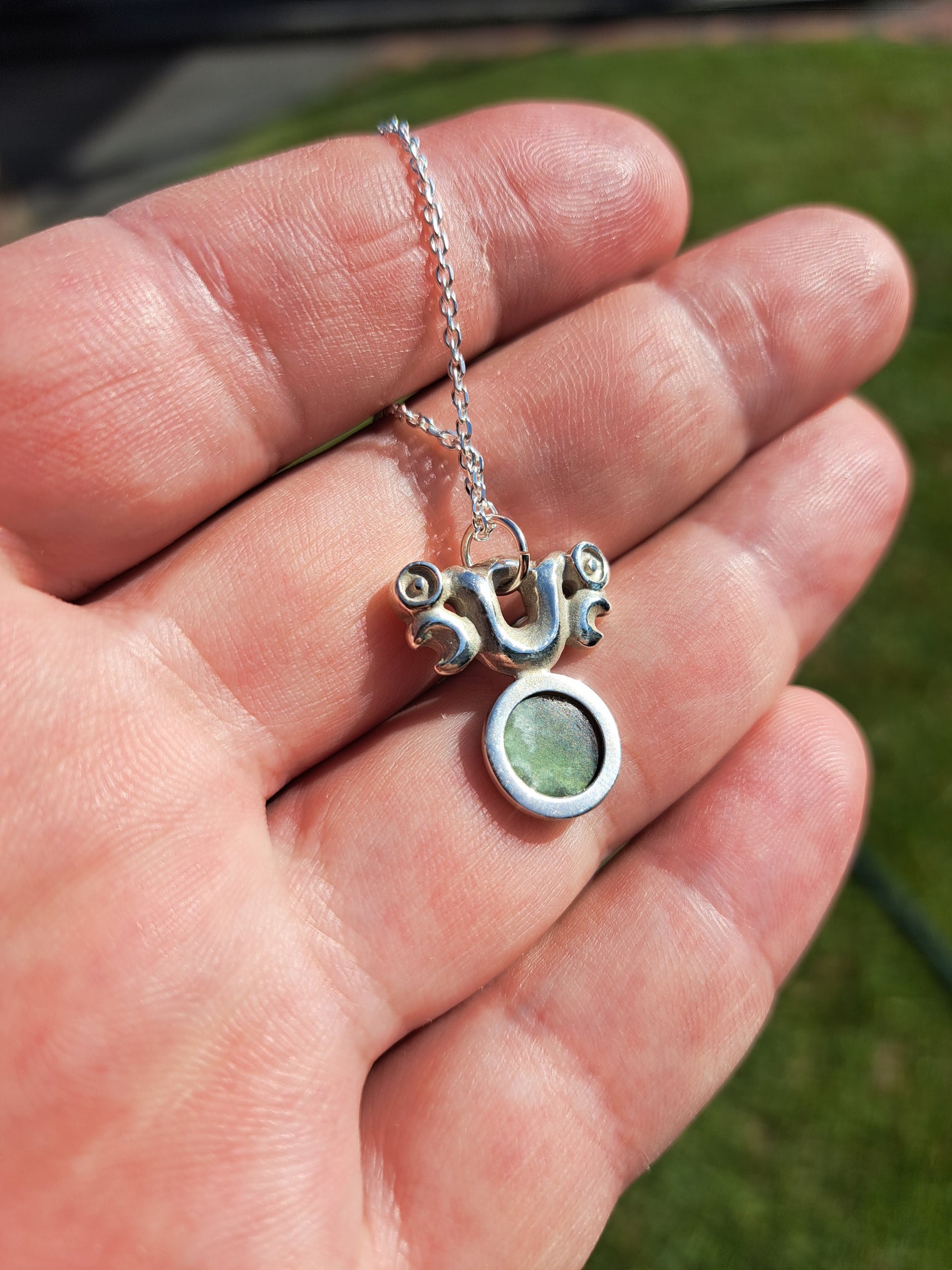 Silver Pekapeka - Pounamu Disc