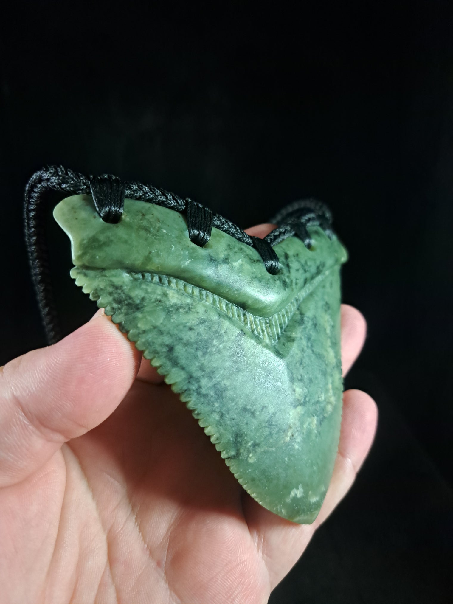 Megalodon Tooth - XL Pounamu