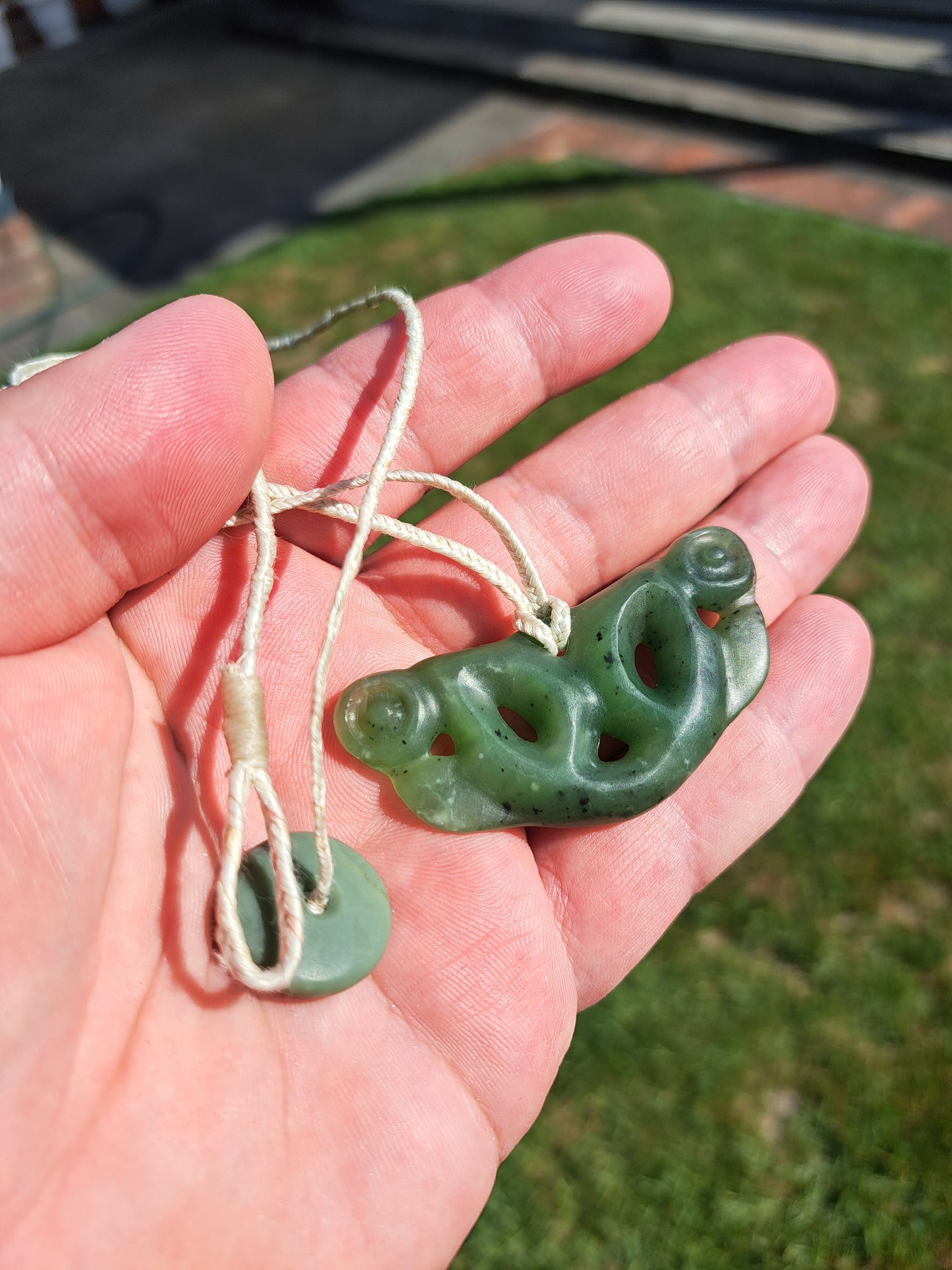 Pekapeka - Customary