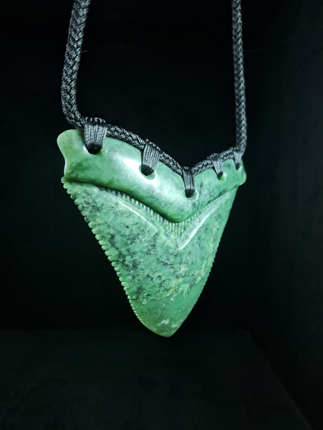 Megalodon Tooth - XL Pounamu