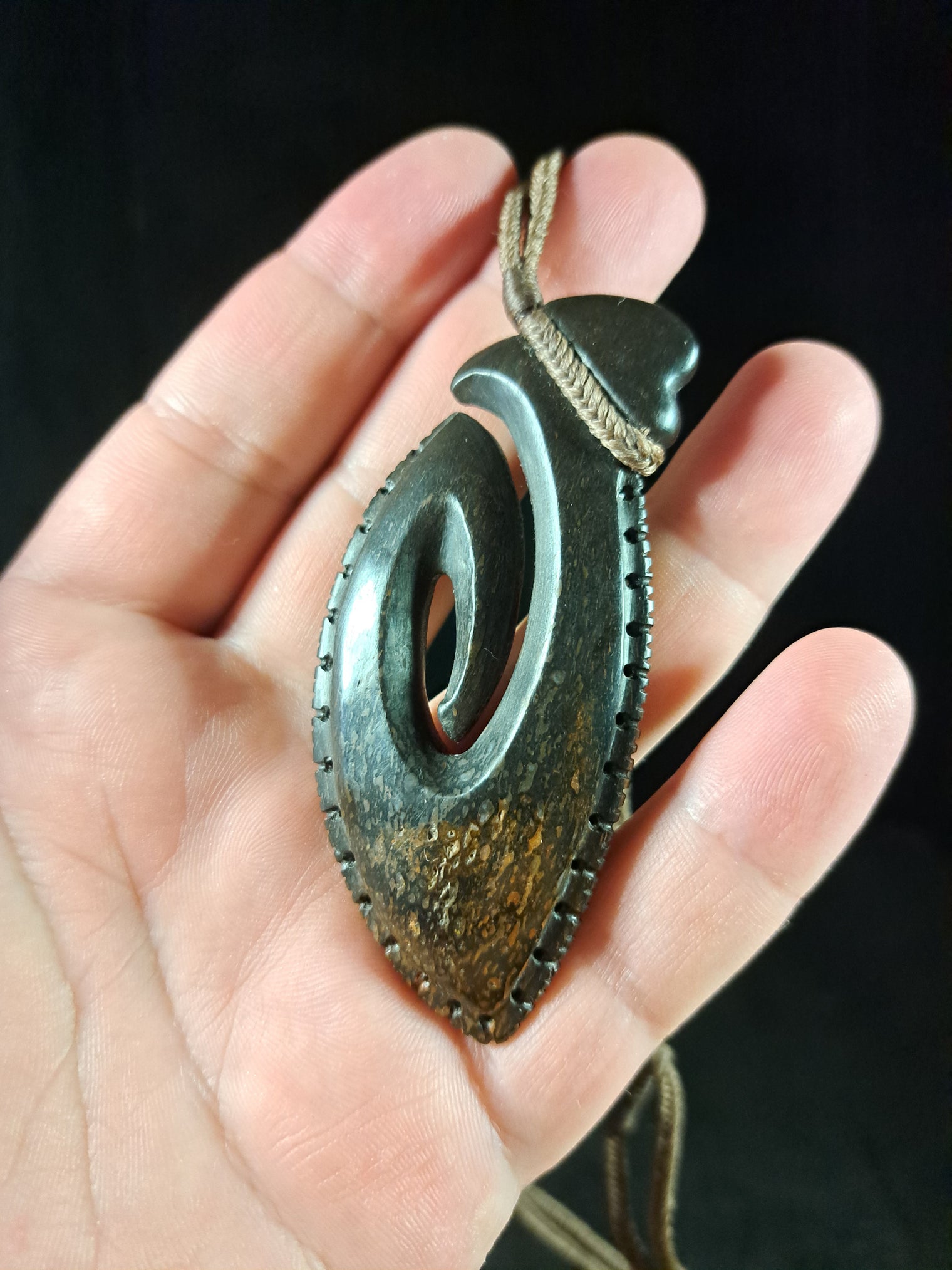 Hei Matau - Dinosaur Bone Fishhook (Brontosaurus)