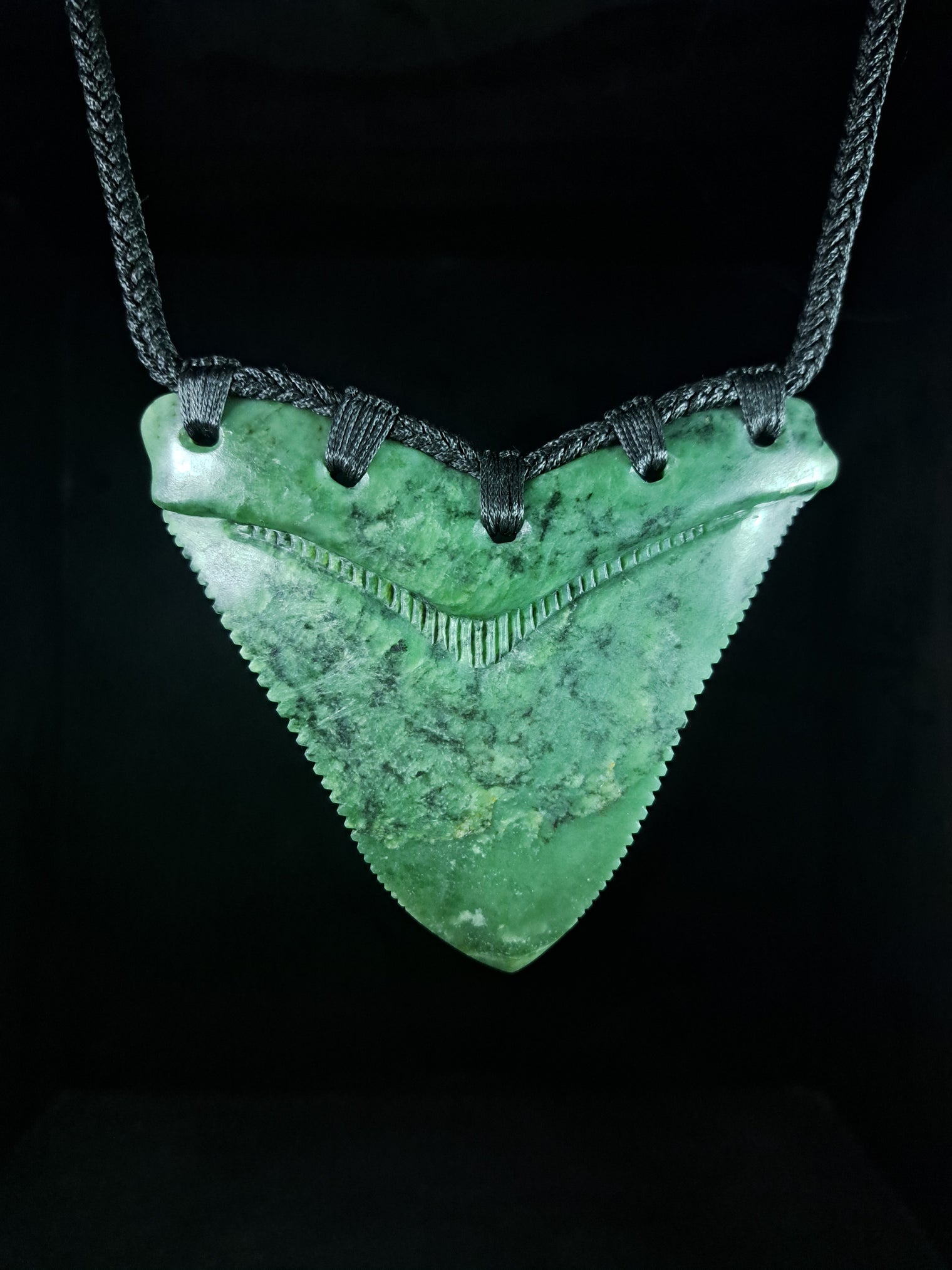 Megalodon Tooth - XL Pounamu