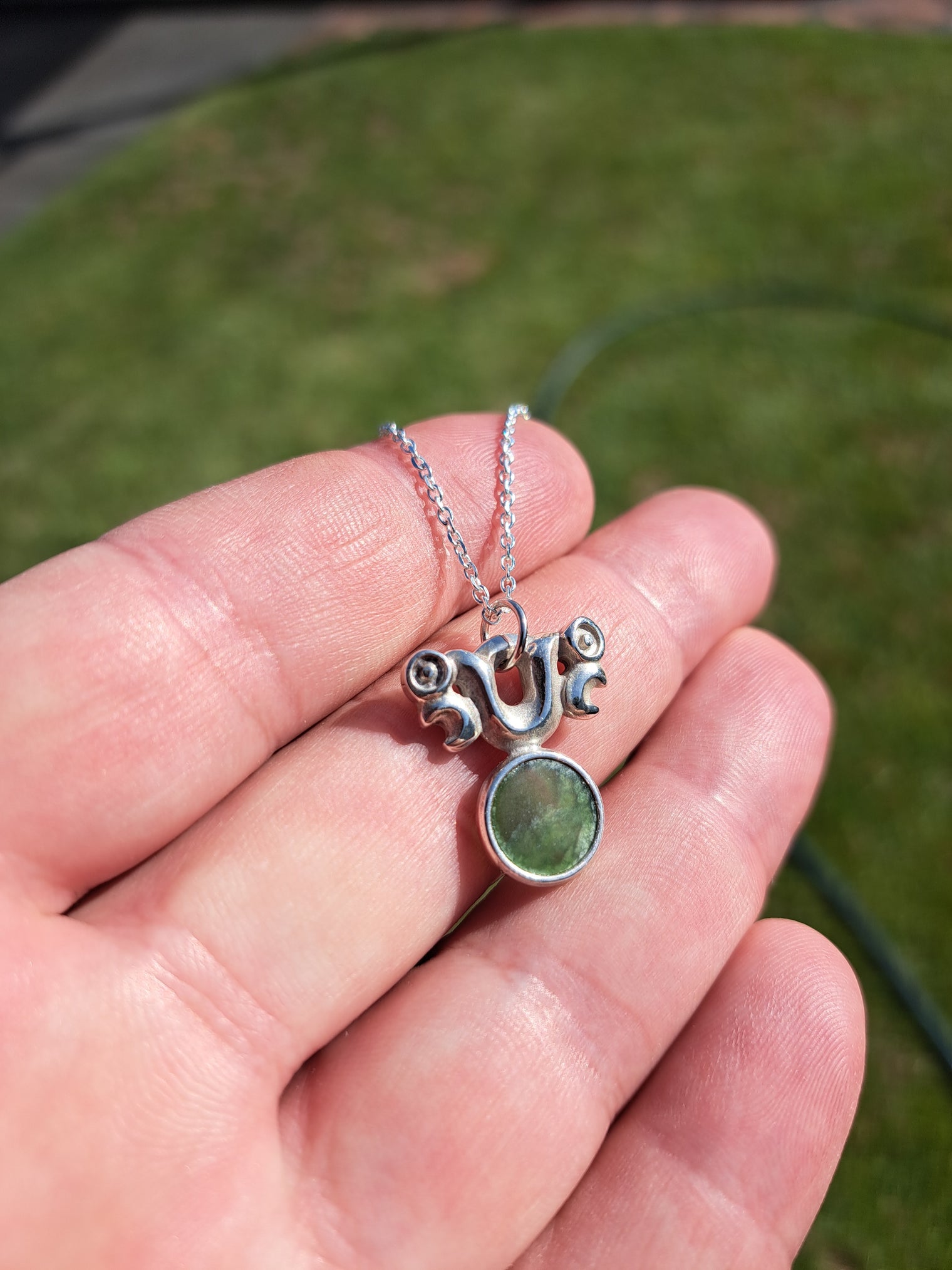 Silver Pekapeka - Pounamu Disc