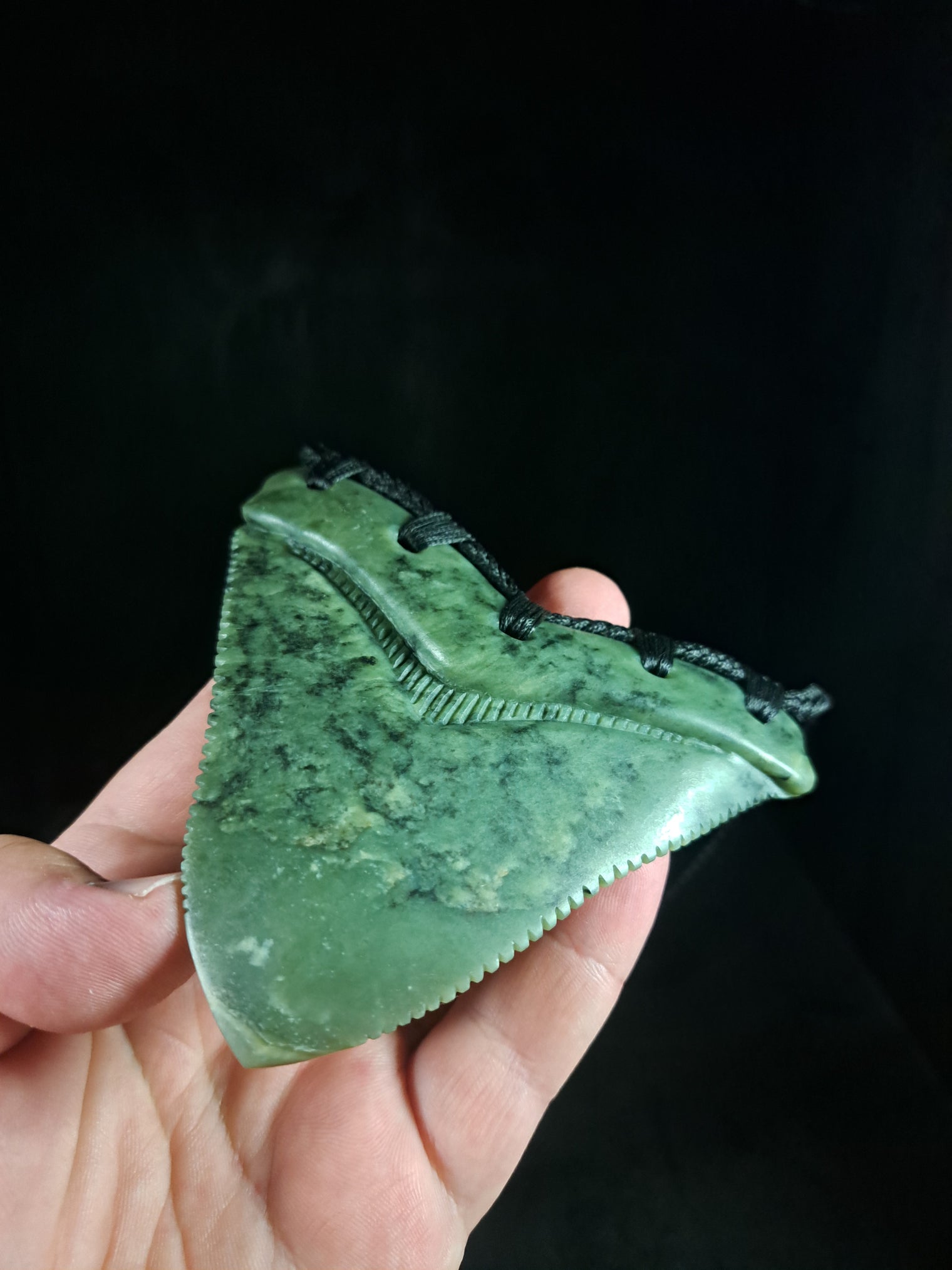 Megalodon Tooth - XL Pounamu