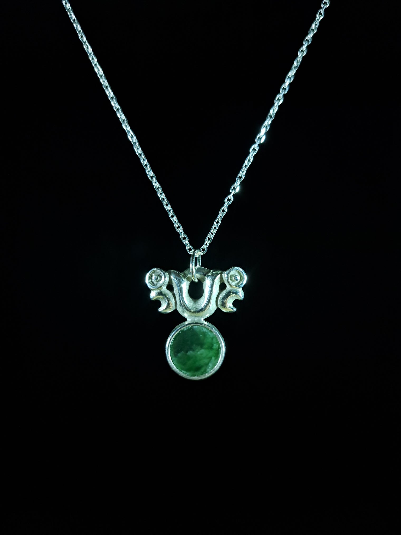 Silver Pekapeka - Pounamu Disc