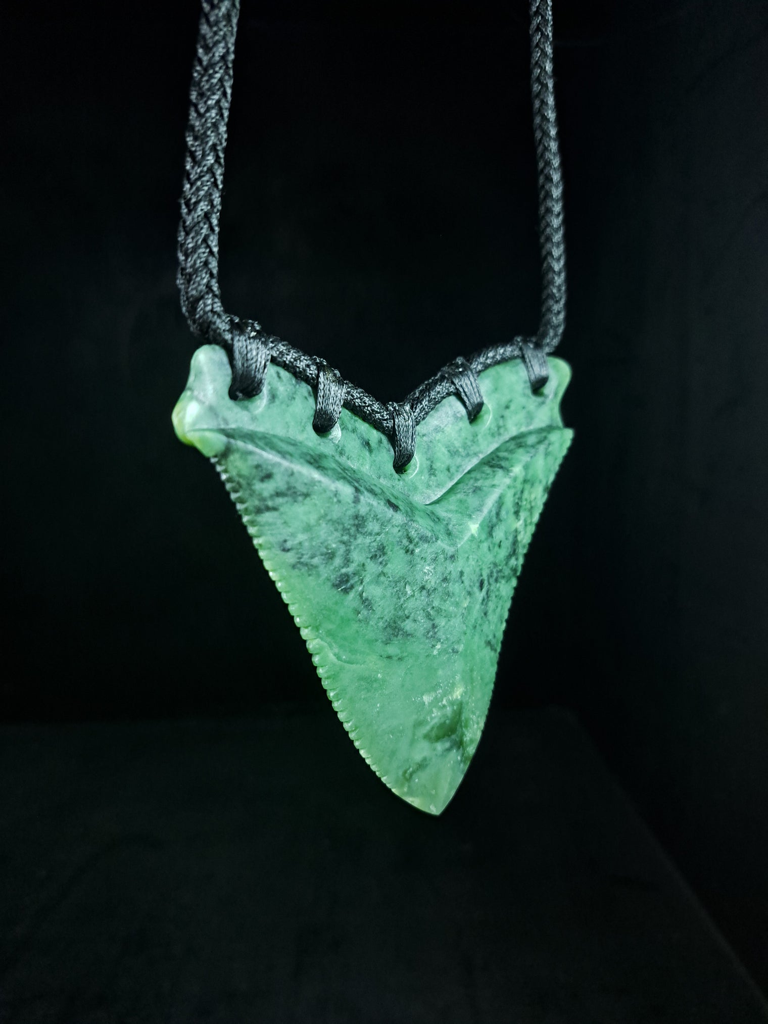 Megalodon Tooth - XL Pounamu